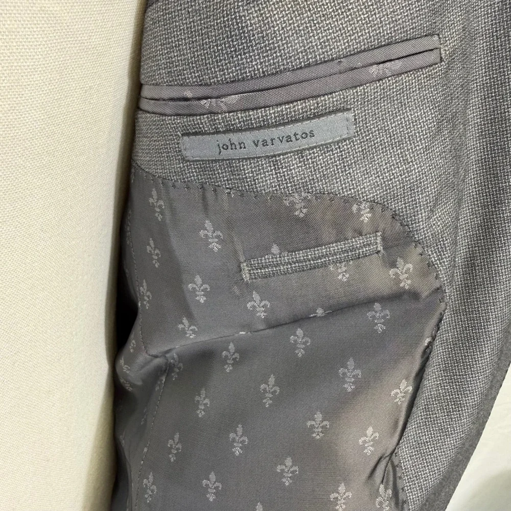 John Varvatos Blazer Mens 42 Grey Wool Silk Blend Two Button Made in Italy EUC